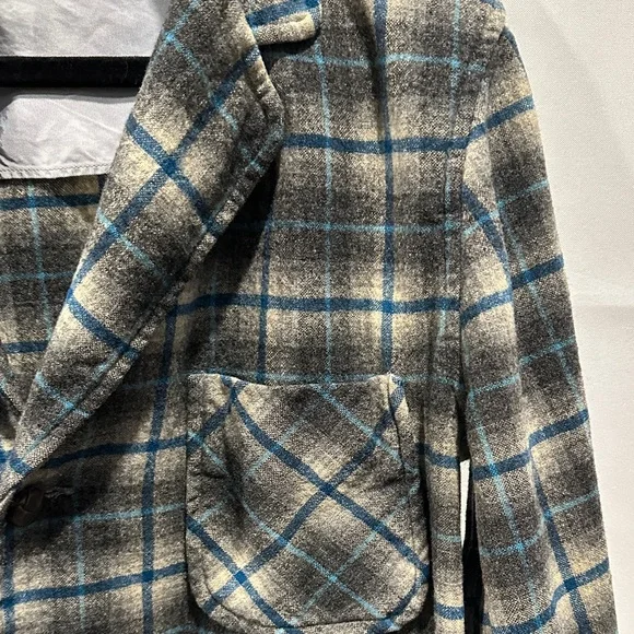 Pendleton Blue and Gray Plaid Shirt Jacket - Picture 3 of 10